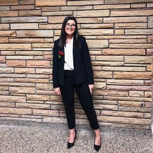 Meet your Posher, Laura